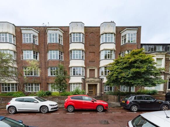 3 bed property, in Eskdale Terrace, £275,000