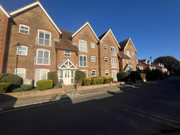 1 bed property, in River Road, £159,000