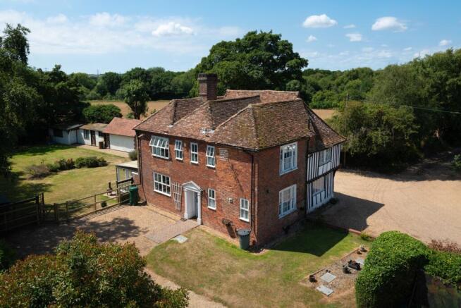 5 bed property, in Gibbons Brook, £750,000