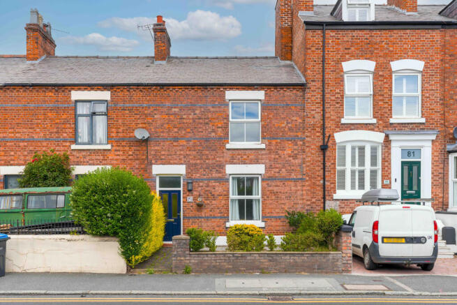 2 bed property, in Tarvin Road, £200,000