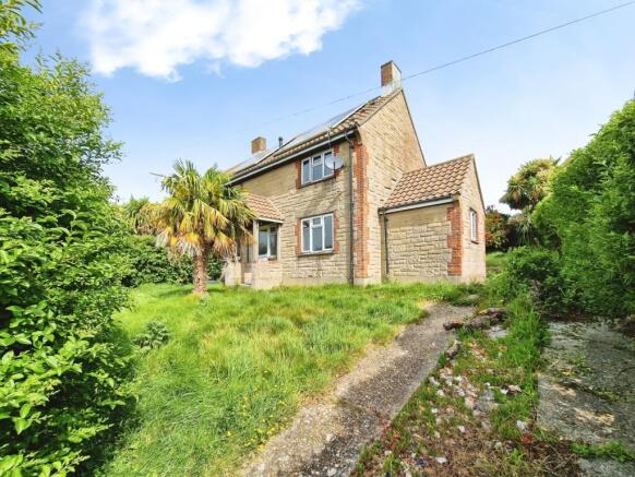 3 bed property, in Arnhem Road, £190,000