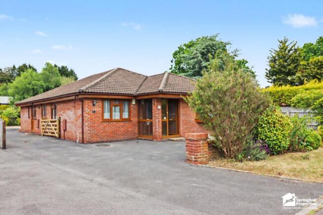 4 bed property, in Sandhurst Drive, £525,000