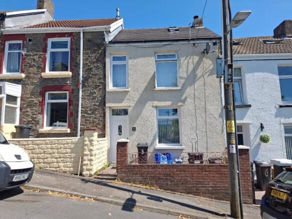 2 bed property, in Williams Terrace, £109,995