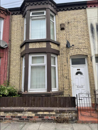3 bed property, in Esmond Street, £80,000