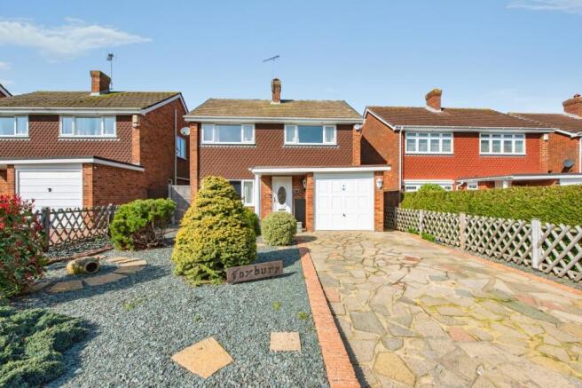 3 bed property, in St. Johns Lane, £595,000