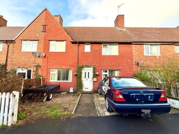 3 bed property, in Little John Drive, £117,600