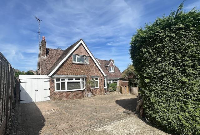 3 bed property, in Maxwell Road, £685,000