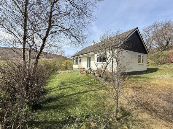 3 bed property, in Tom Na Moine, £150,000