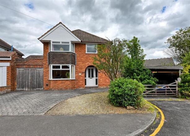 3 bed property, in 36 Heath Farm Road, £349,950