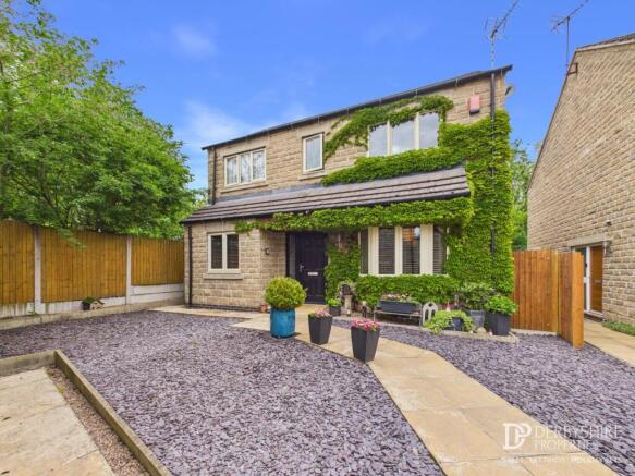 4 bed property, in Main Road, £425,000