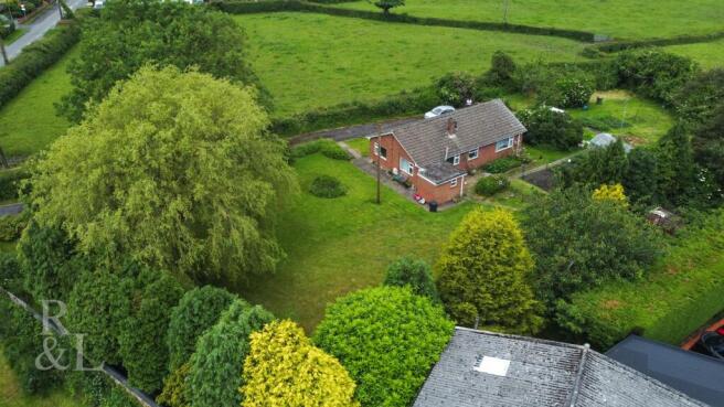 3 bed property, in New Road, £650,000