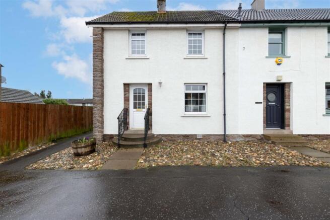 2 bed property, in Strathearn Terrace, £155,000