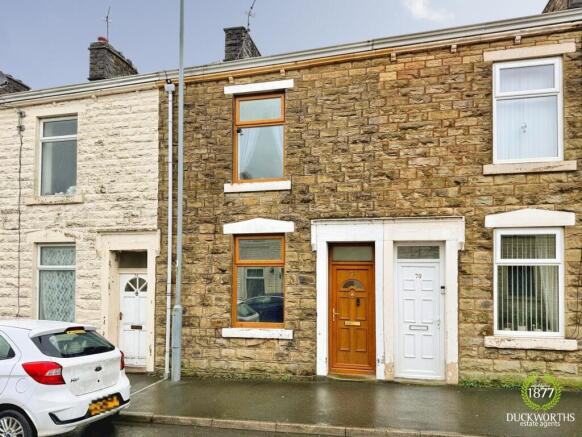 2 bed property, in Lower Barnes Street, £80,000