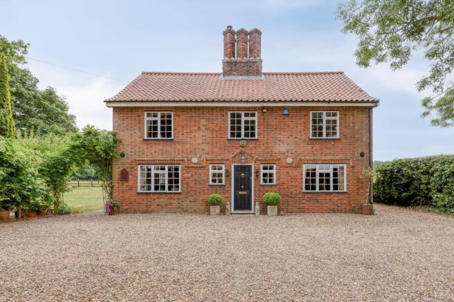 5 bed property, in Chain Free in Howe, £800,000