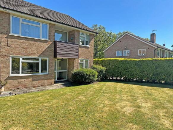 2 bed property, in London Road South, £279,500