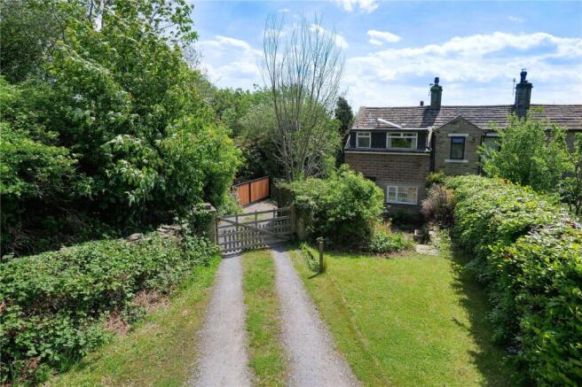 2 bed property, in Delph Hill Baildon, £125,000