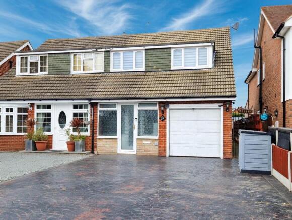 4 bed property, in Swan Lane, £475,000