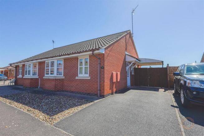 2 bed property, in Burton Road, £195,000