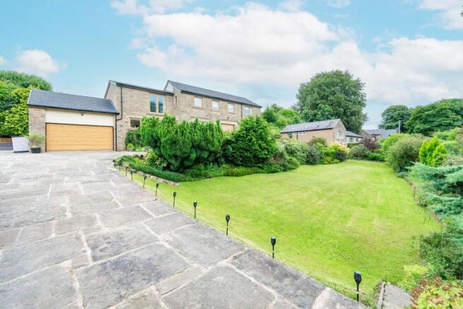 5 bed property, in Station Road, £895,000