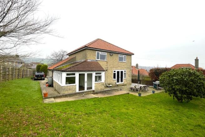 3 bed property, in 2 Lowdale Lane, £495,000
