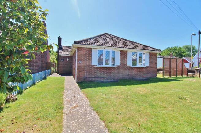 2 bed property, in Seamead, £565,000