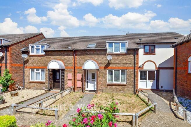 3 bed property, in Osborne Crescent, £290,000
