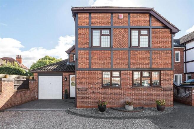 4 bed property, in Wood Lane, £535,000