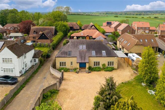 6 bed property, in Newbury Lane, £900,000