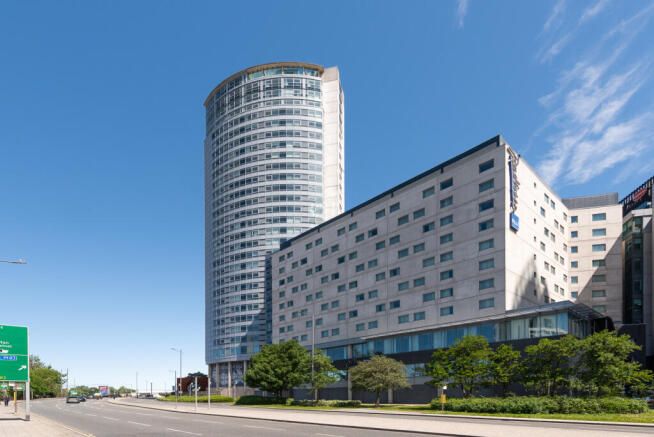 1 bed property, in Beetham Tower, £110,000