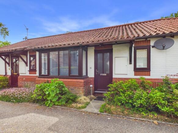2 bed property, in The Moorings, £160,000