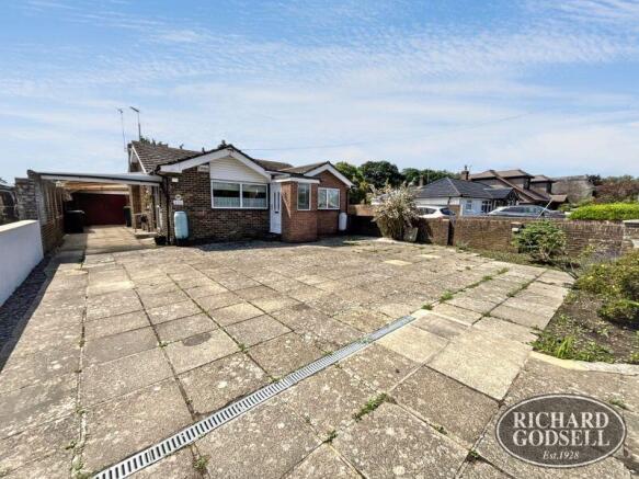 2 bed property, in Burton, £425,000