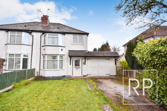 3 bed property, in Finchfield Lane, £260,000