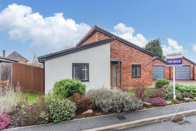 3 bed property, in Beech Avenue, £375,000