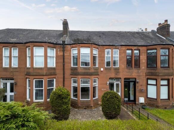 3 bed property, in Eastwoodmains Road, £349,000
