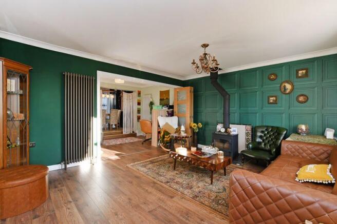 4 bed property, in Carsick View Road, £500,000