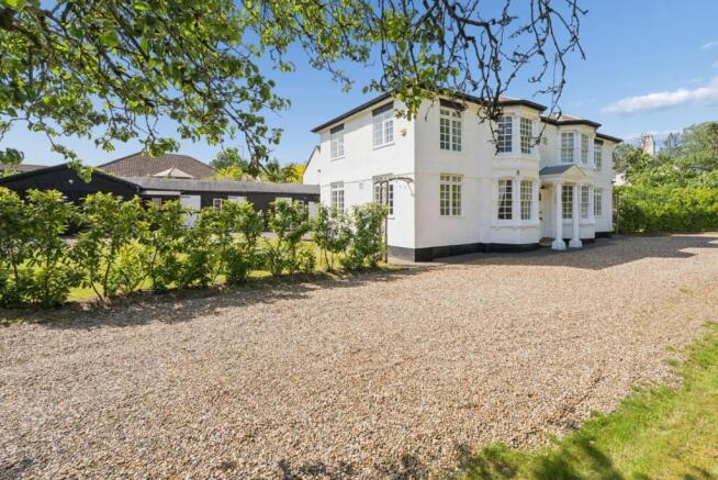 5 bed property, in Heath Road, £1,100,000