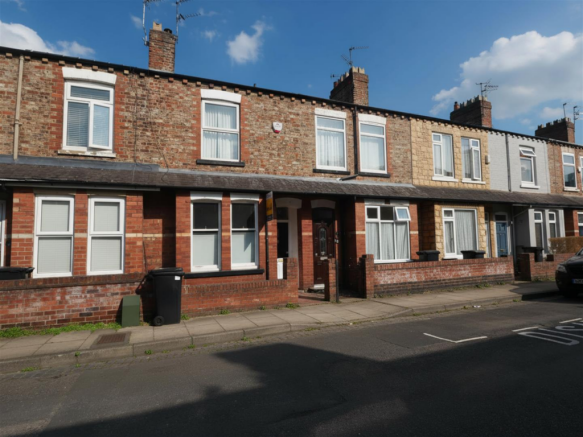 2 bed property, in Baker Street, £230,000