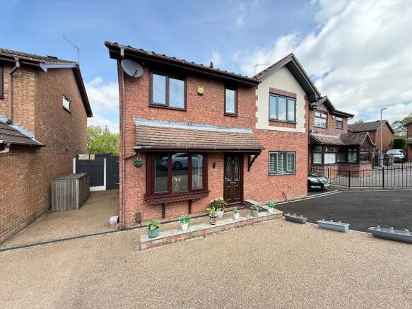 3 bed property, in Sorrel Close, £190,000