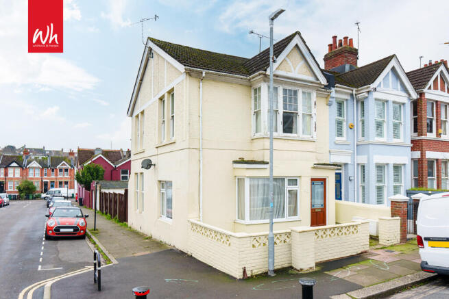 2 bed property, in Loder Road, £325,000