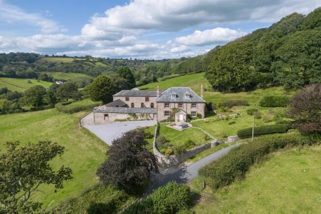 4 bed property, in Sidbury, £1,275,000