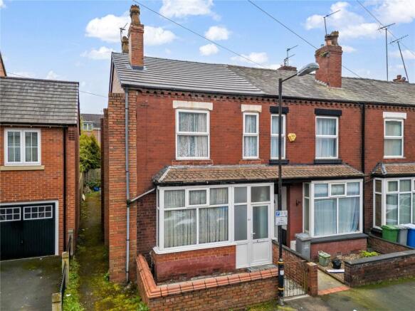 3 bed property, in Woodfield Road, £395,000