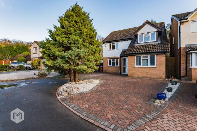 4 bed property, in Hindburn Drive, £510,000