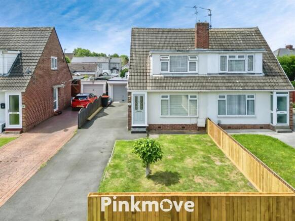 3 bed property, in Willow Close, £250,000