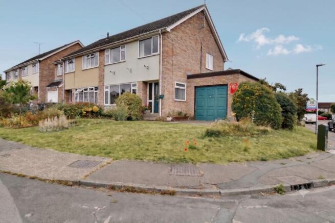 3 bed property, in Buxton Road, £375,000