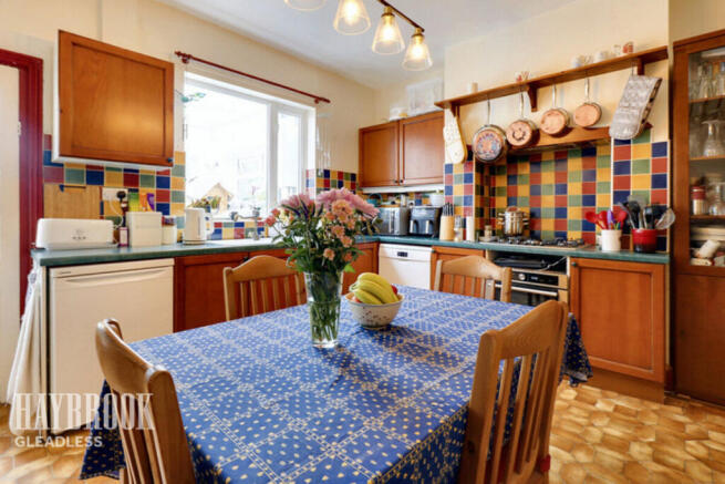 4 bed property, in Bocking Lane, £500,000