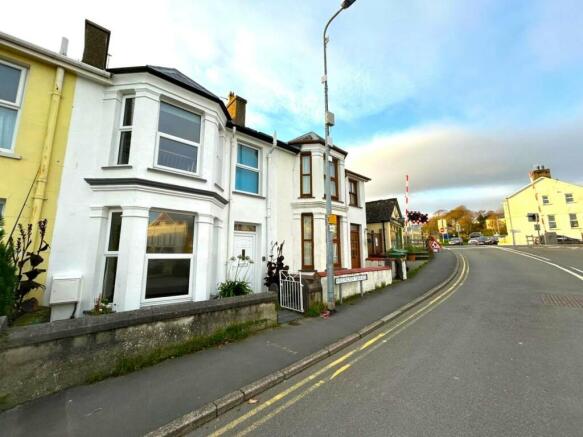 3 bed property, in Wellington Terrace, £260,000