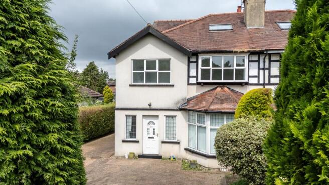 4 bed property, in Stonegate Road, £599,995