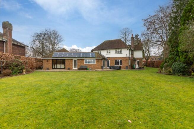 4 bed property, in The Avenue (Private Road), £1,250,000