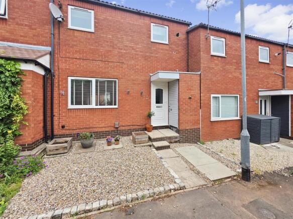 2 bed property, in Harpole Walk, £165,000