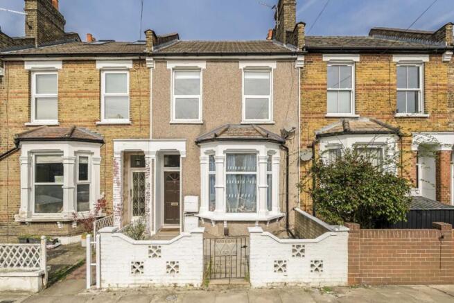 1 bed property, in Flat B, £375,000